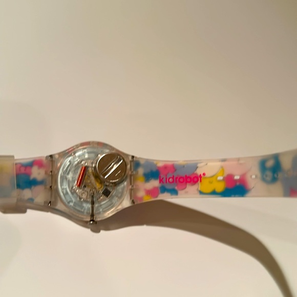 Kidrobot®️ for Swatch®️: Love Song Watch & Dunny figure (2011, GE232) - Picture 5 of 5